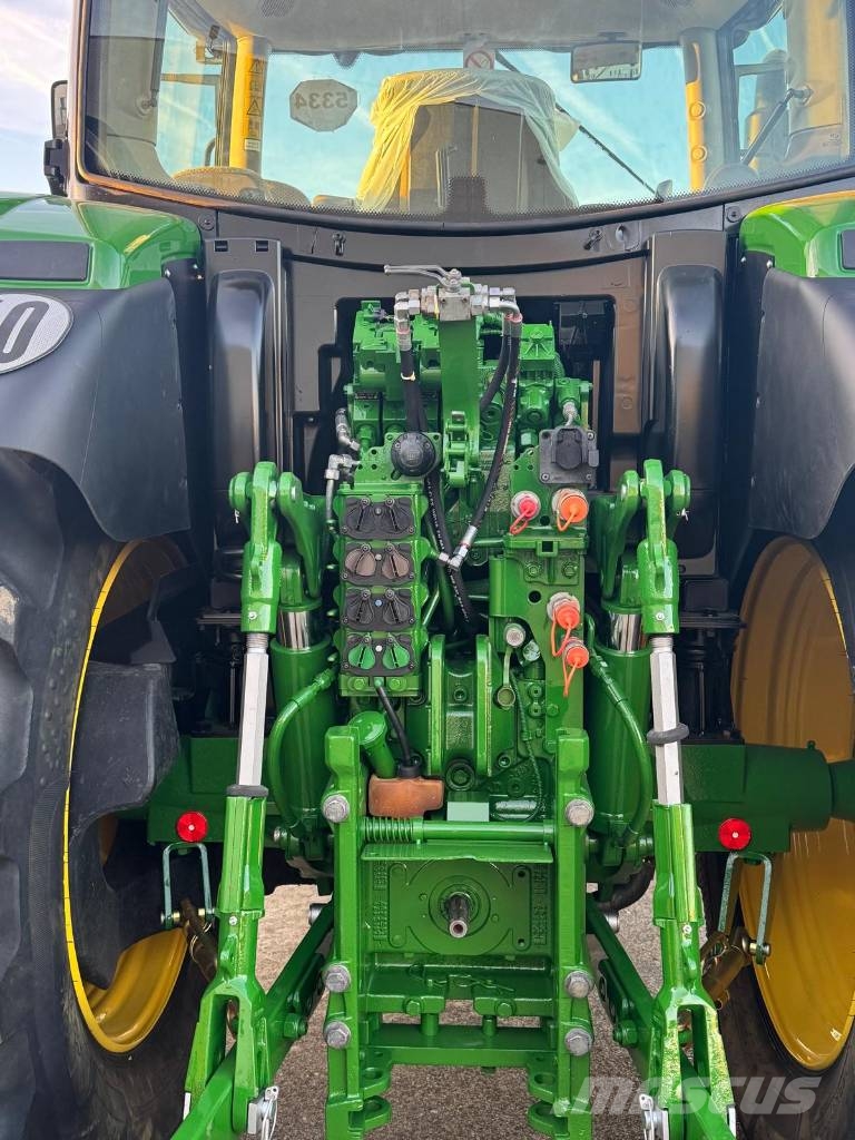 John Deere 6135R Traktorit