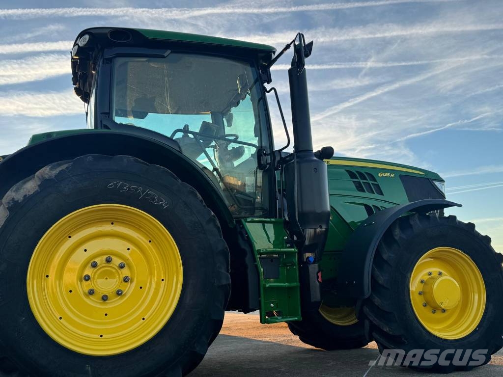 John Deere 6135R Traktorit
