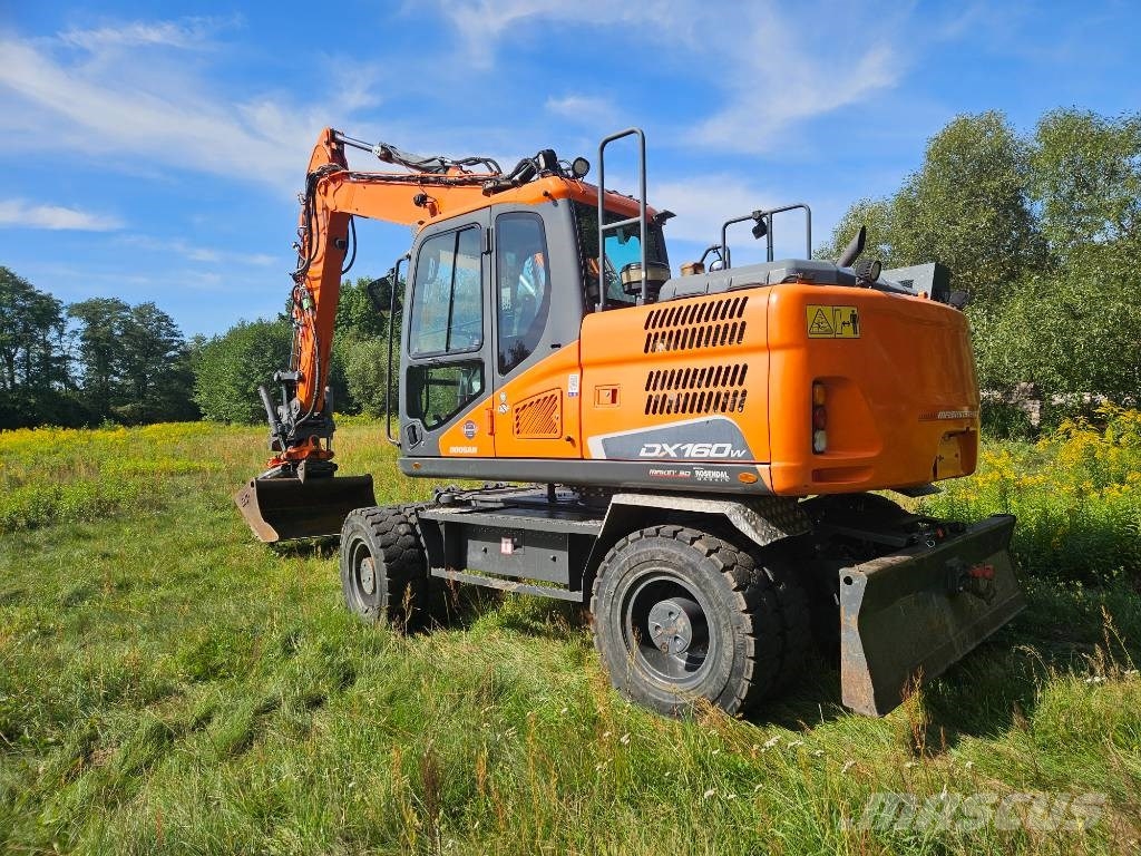 Doosan DX 160 W Ekskavatori uz riteņiem