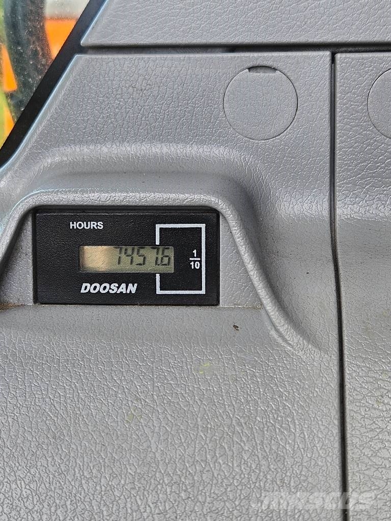 Doosan DX 160 W Ekskavatori uz riteņiem