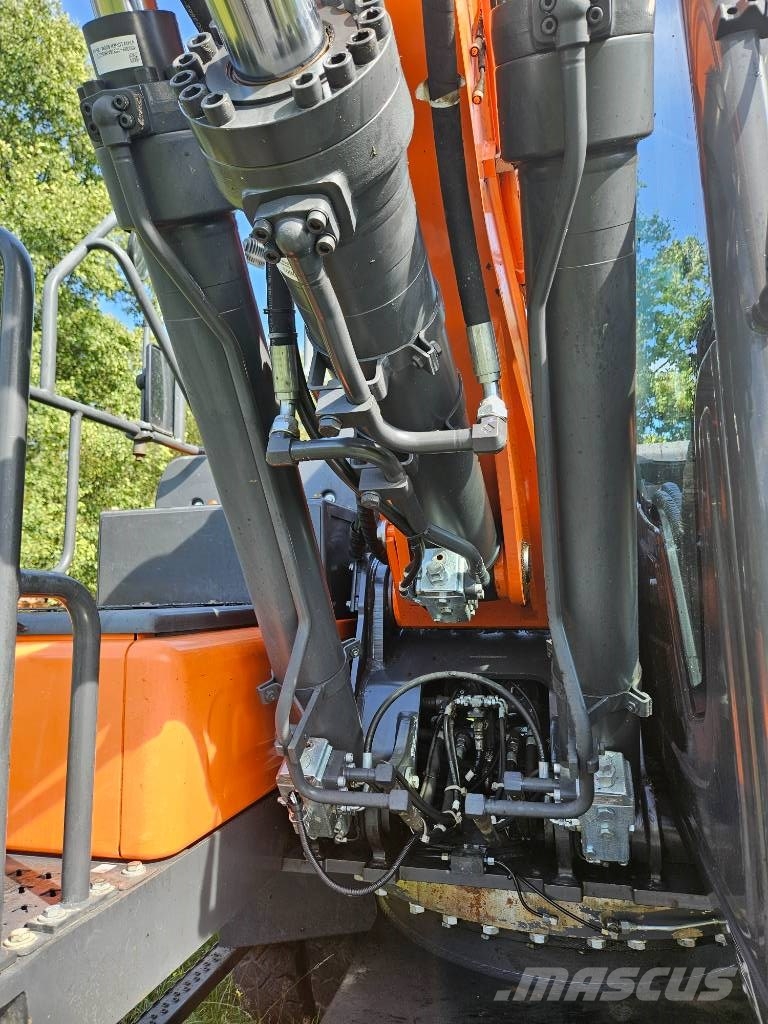Doosan DX 160 W Ekskavatori uz riteņiem