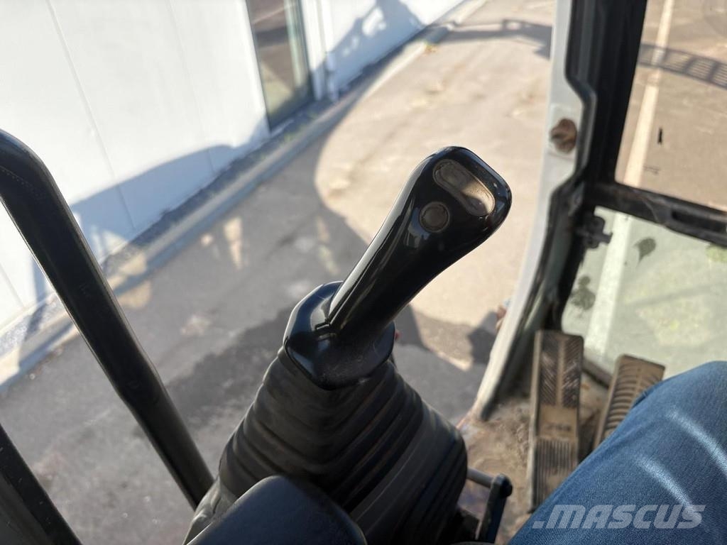 Etec 813 + 5979 HR + BASKET 3rd function + EXCAVATOR 特殊挖土機/掘鑿機/挖掘機
