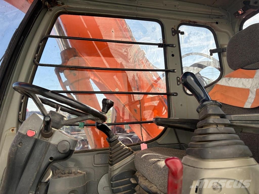 Etec 813 + 5979 HR + BASKET 3rd function + EXCAVATOR 特殊挖土機/掘鑿機/挖掘機