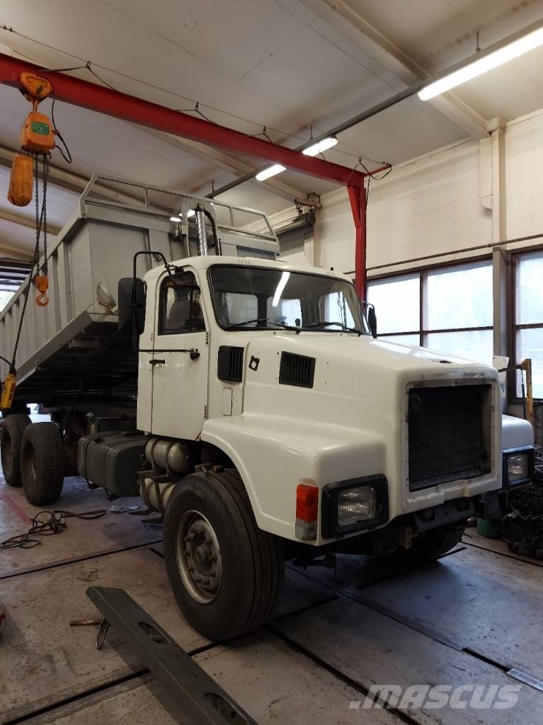 Volvo N12 6x4 Kiperi kamioni