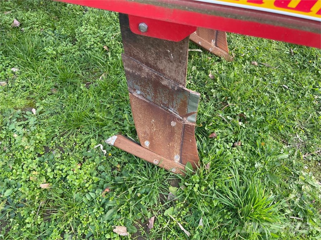 Brix Herkules 300/6 Remolques esparcidores de estiércol