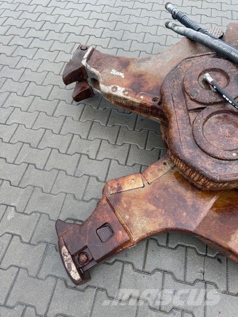 CAT KRUPP Pulveriser (Demolition Crusher ) 2600 KG Griovimo ekskavatoriai