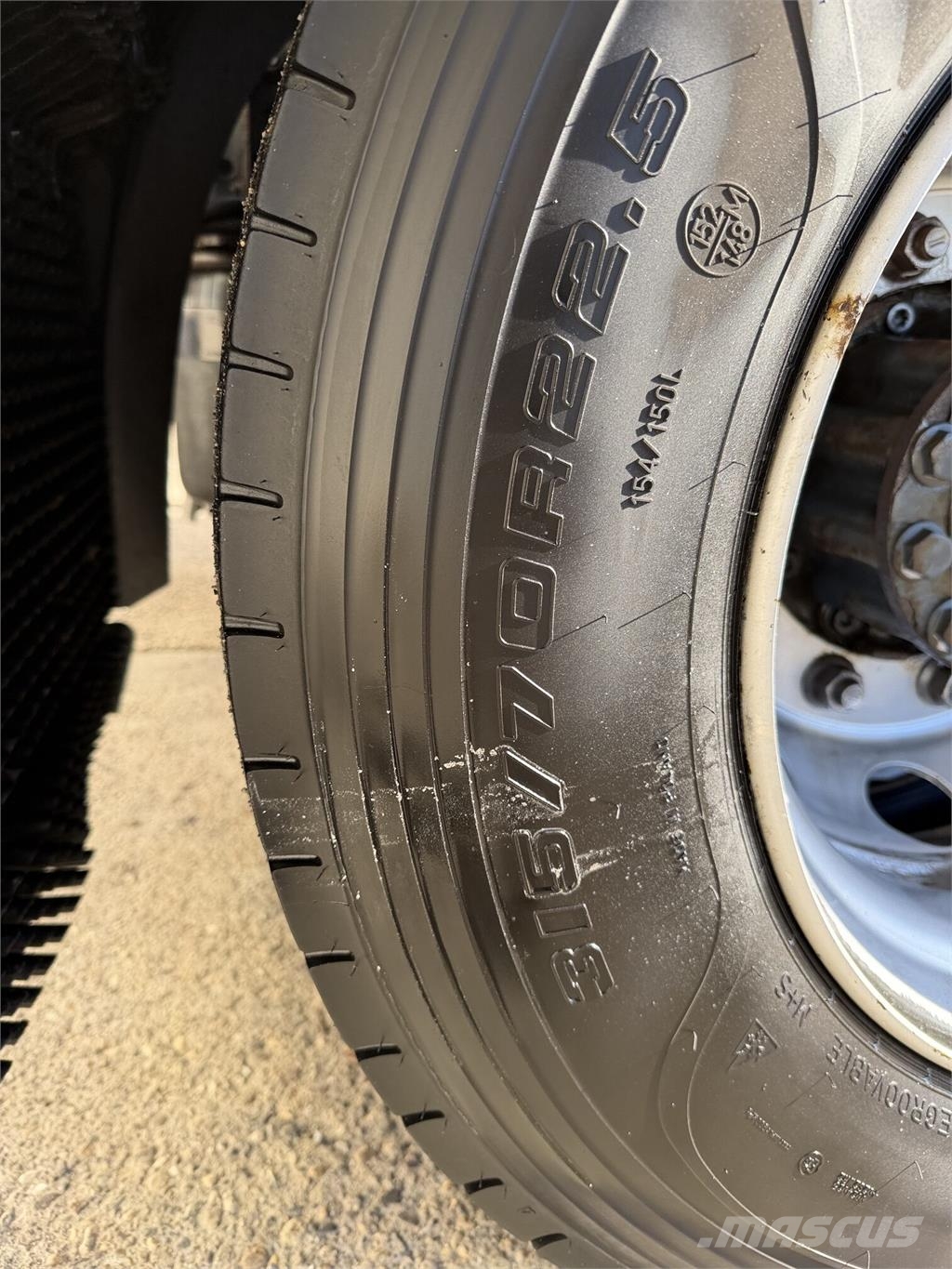 Mercedes-Benz Actros VIN 084 中古トラクターヘッド | トレーラーヘッド