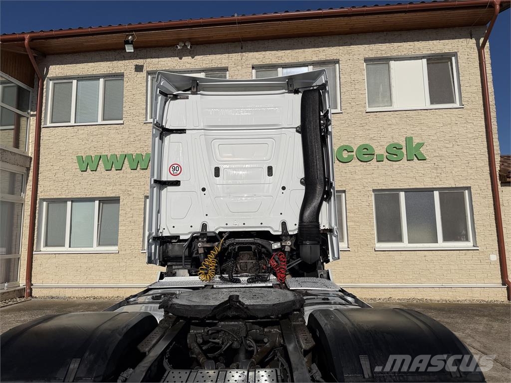 Mercedes-Benz Actros VIN 084 中古トラクターヘッド | トレーラーヘッド