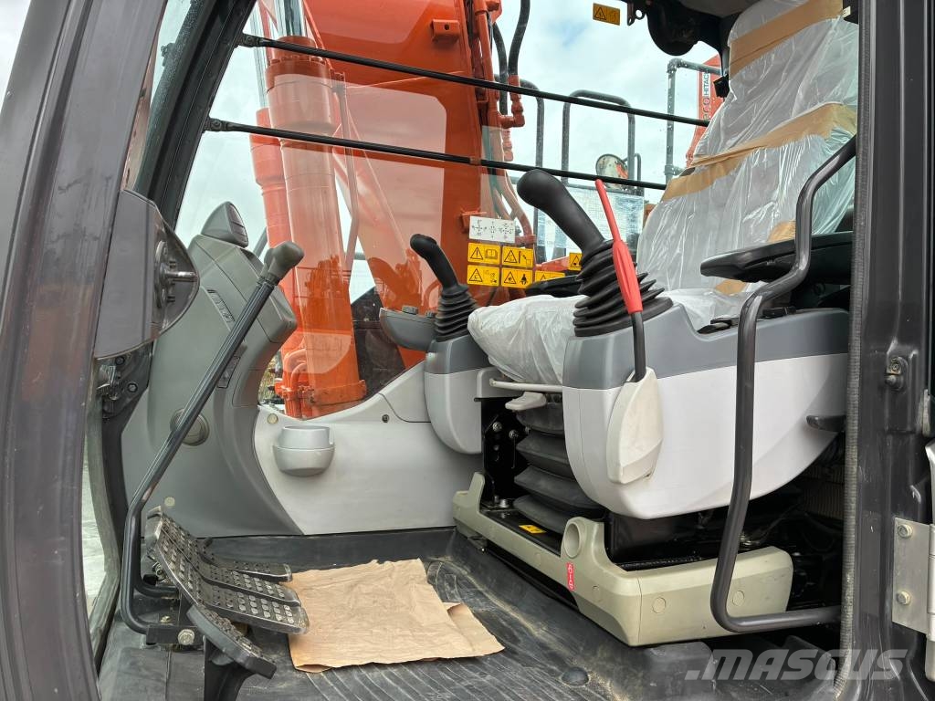 Hitachi ZX130-6 Crawler excavators