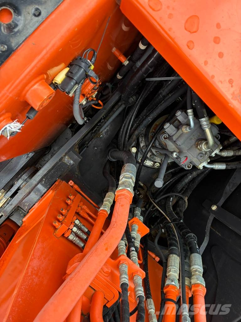 Hitachi ZX130-6 Crawler excavators