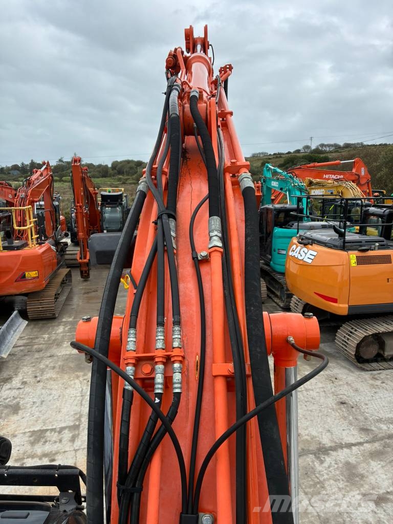 Hitachi ZX130-6 Crawler excavators