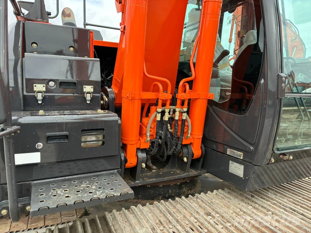 Hitachi ZX130-6 Crawler excavators