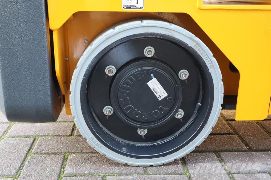 Haulotte Compact 8N Valid inspection, *Guarantee! 8m Workin Scissor lifts