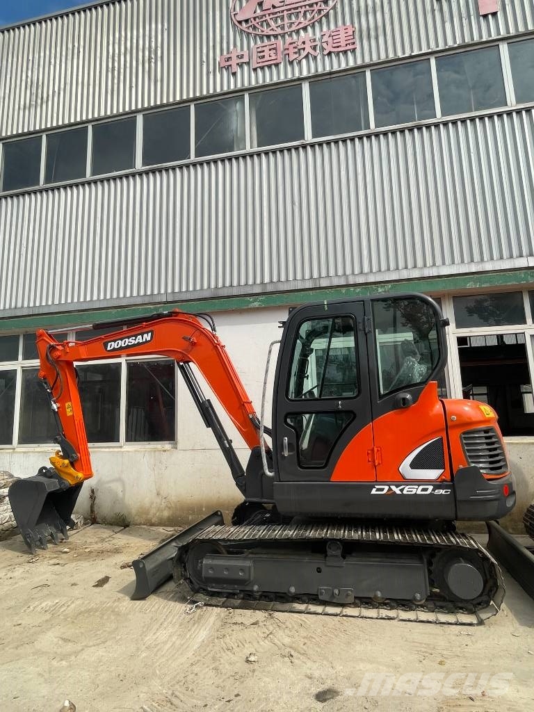 Doosan DX 60 حفارات صغيرة أقل من 7 طن (حفارات صغيرة)