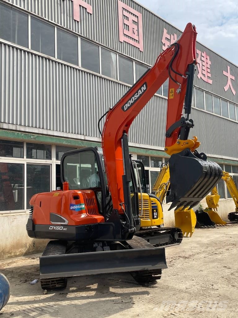 Doosan DX 60 حفارات صغيرة أقل من 7 طن (حفارات صغيرة)