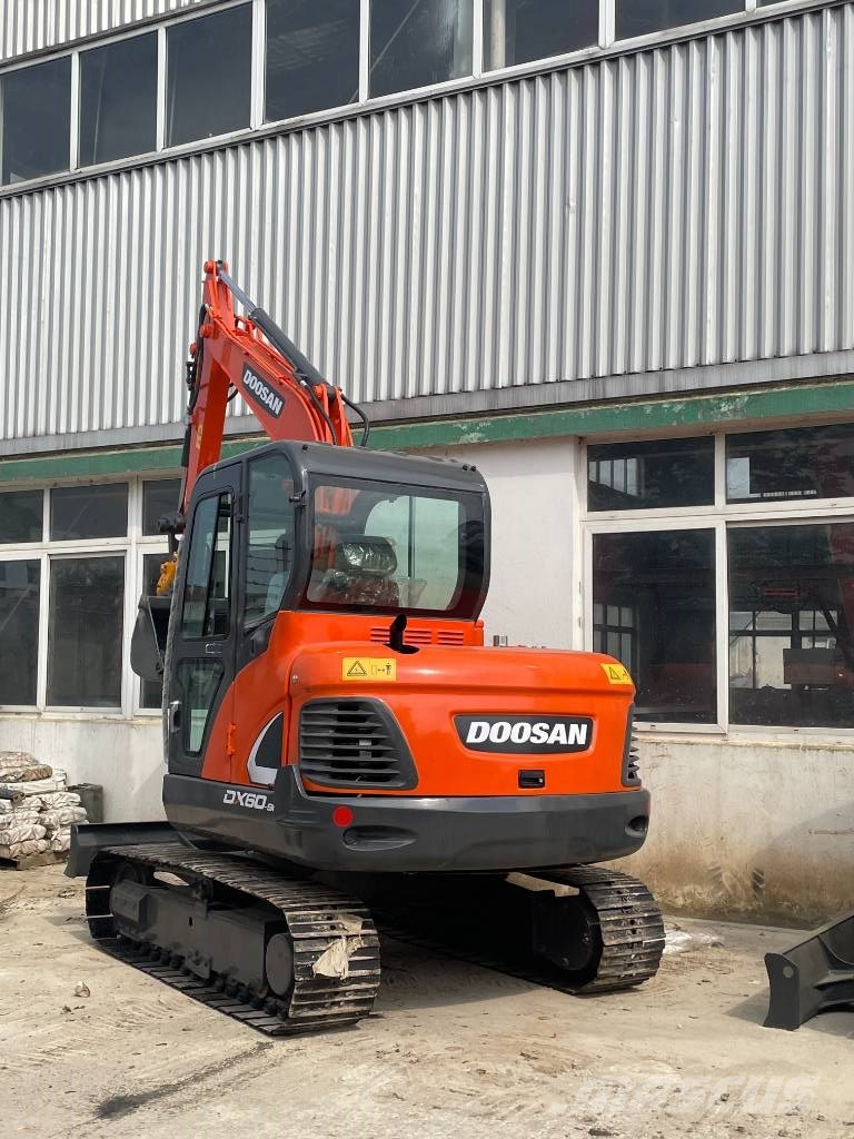Doosan DX 60 حفارات صغيرة أقل من 7 طن (حفارات صغيرة)