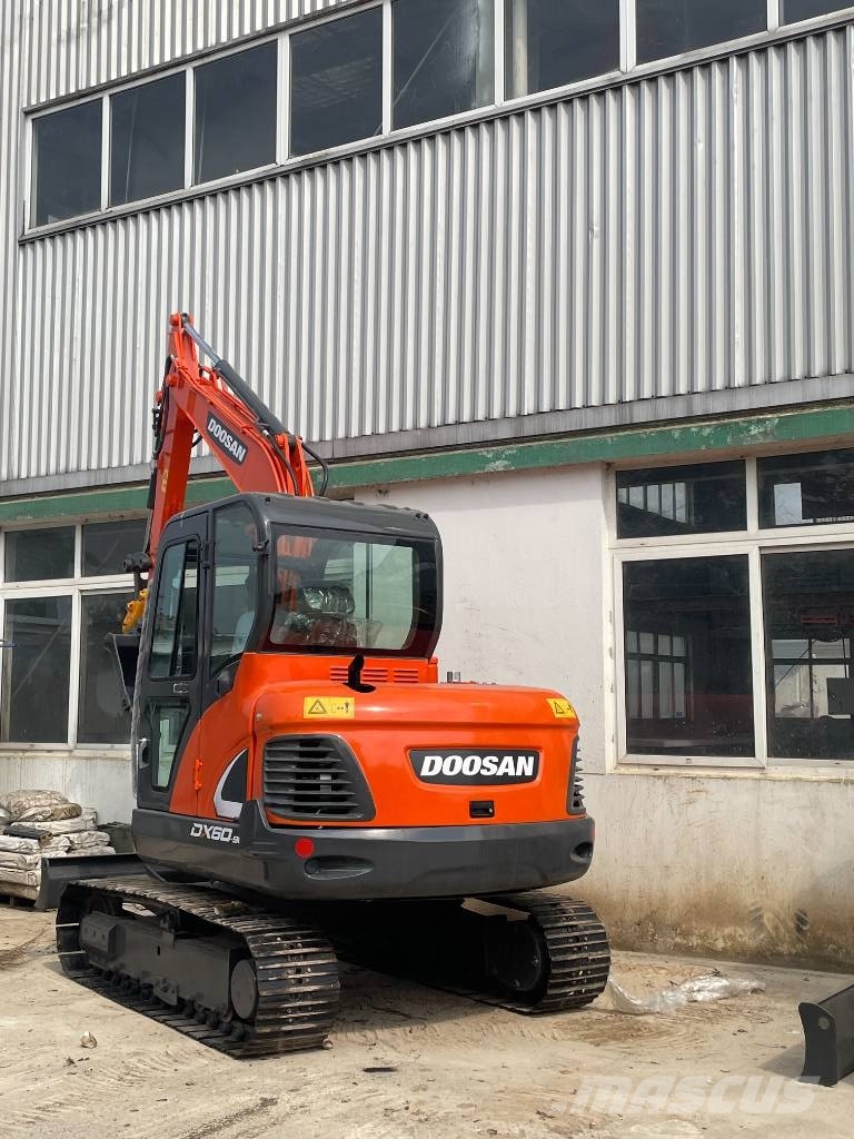 Doosan DX 60 حفارات صغيرة أقل من 7 طن (حفارات صغيرة)