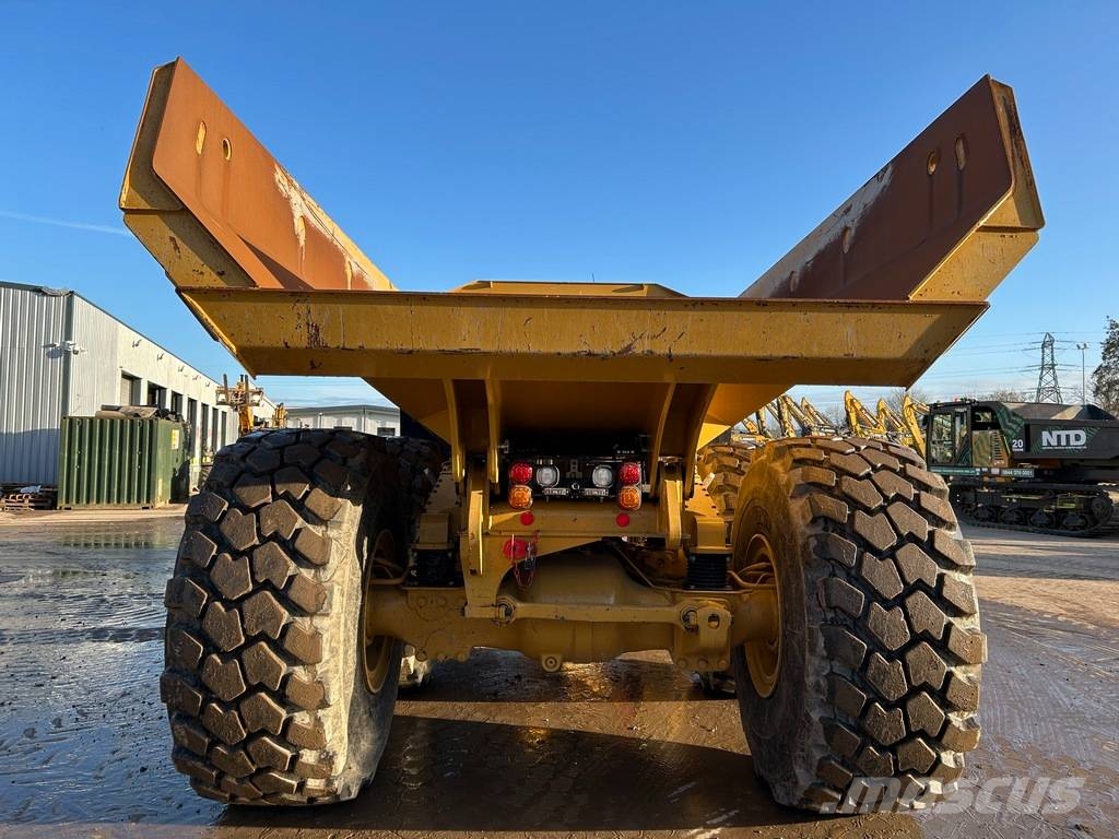 CAT 745 Artikulētie pašizgāzēji