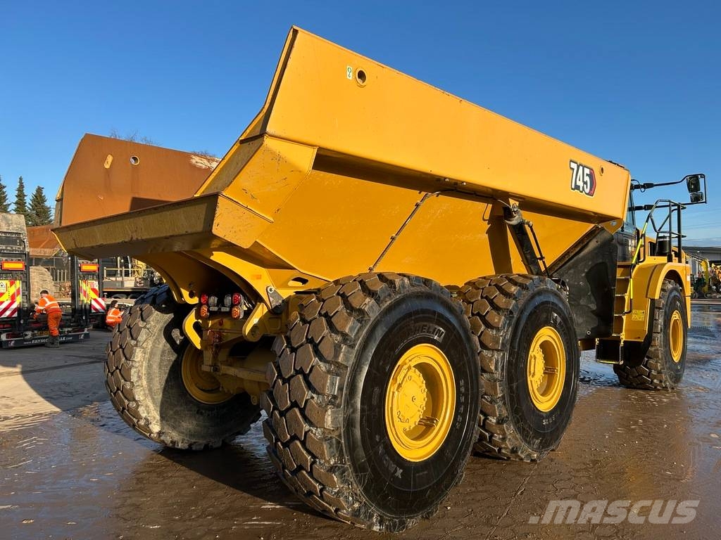 CAT 745 Artikulētie pašizgāzēji