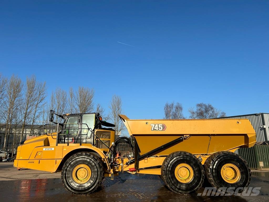 CAT 745 Artikulētie pašizgāzēji