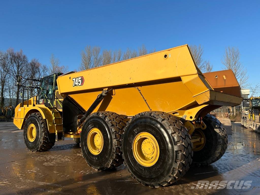 CAT 745 Artikulētie pašizgāzēji