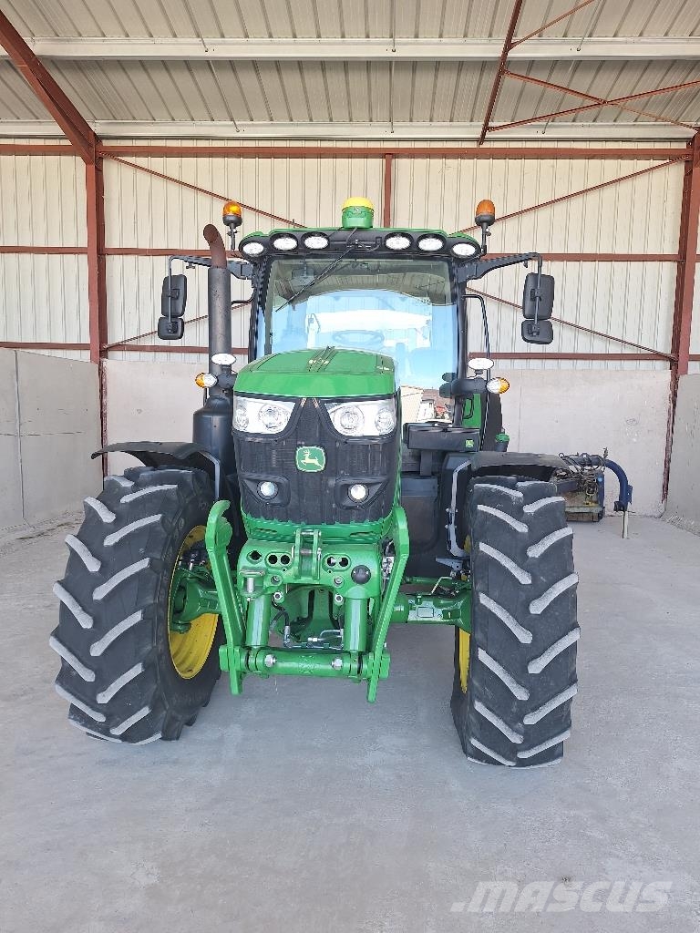 John Deere 6155R Traktori