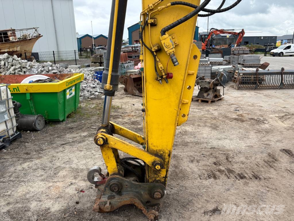 New Holland E 195 B LC حفارات زحافة