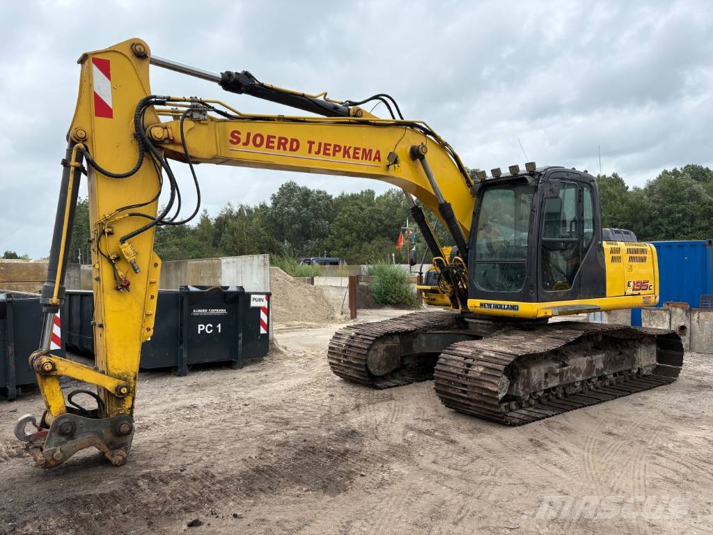 New Holland E 195 B LC حفارات زحافة