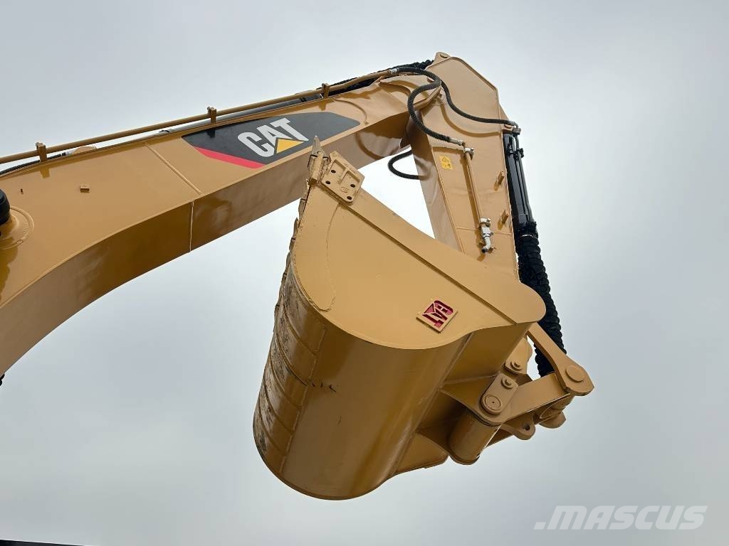 CAT 325D2L Excavadoras sobre orugas