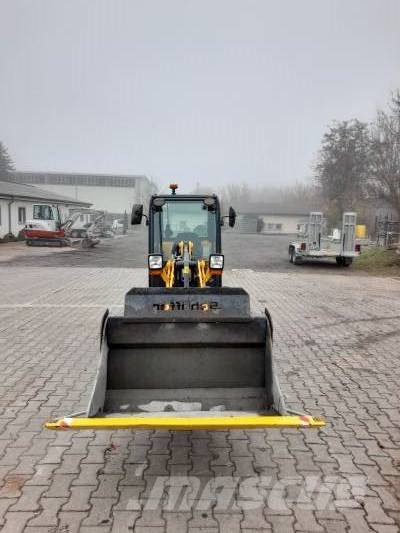 Schäffer 2428 SLT Chargeuse compacte