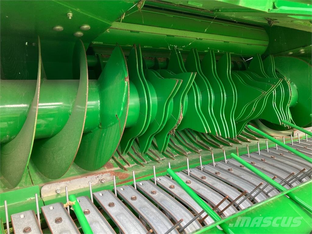 John Deere V451M Rotopresse