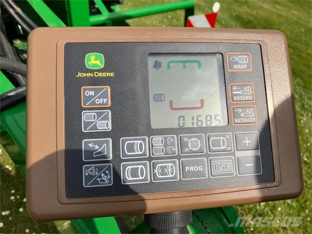 John Deere V451M Rotopresse