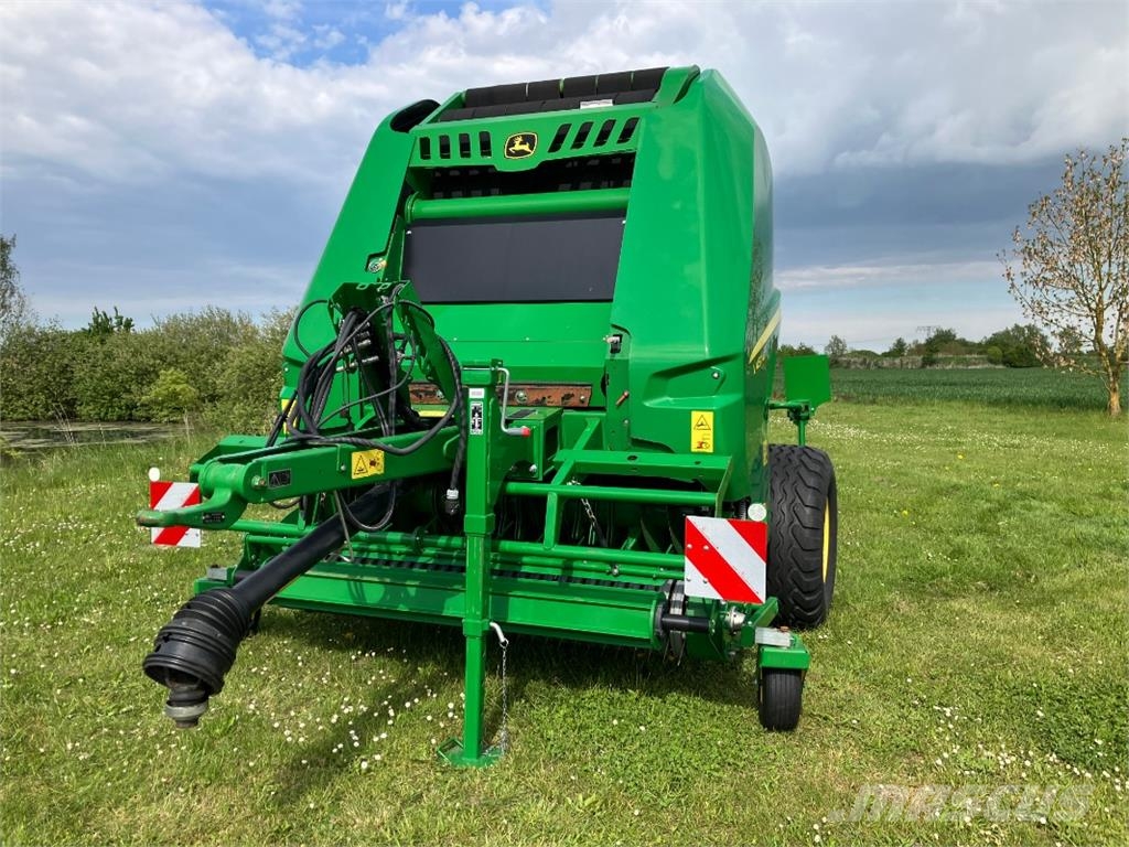 John Deere V451M Rotopresse