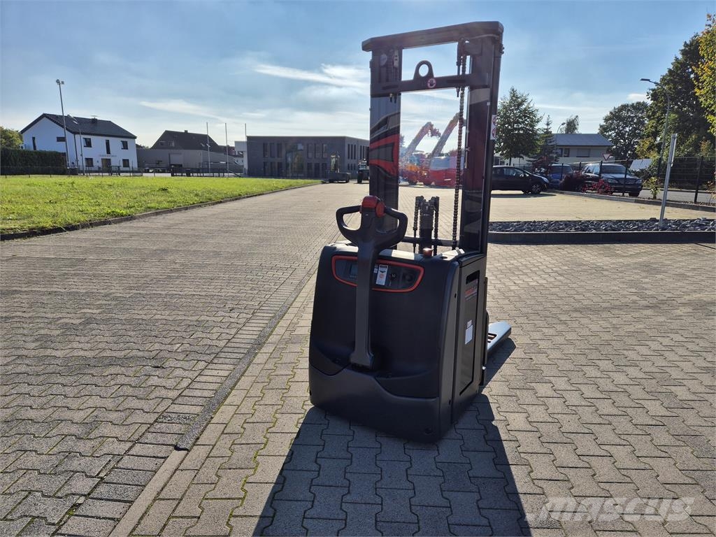 Linde L16i شاحنات مناولة ذاتية الدفع