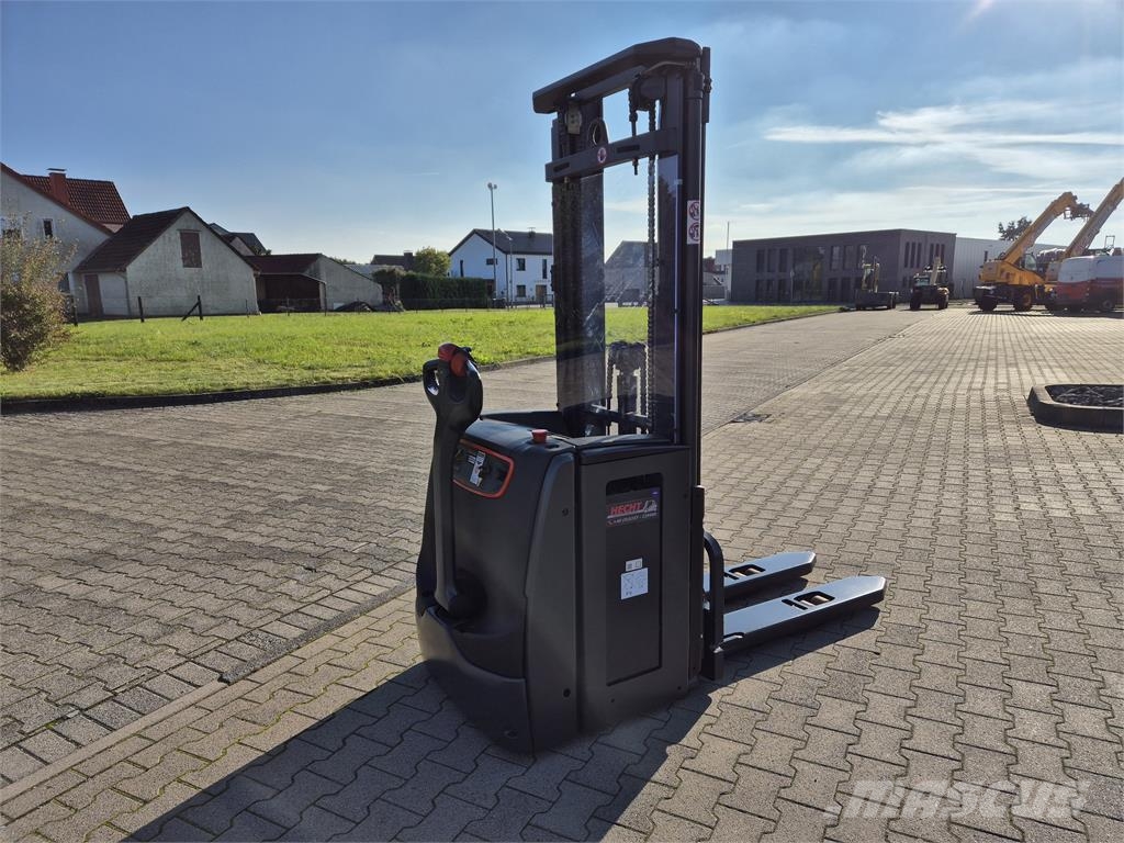 Linde L16i Selvkørende stablere