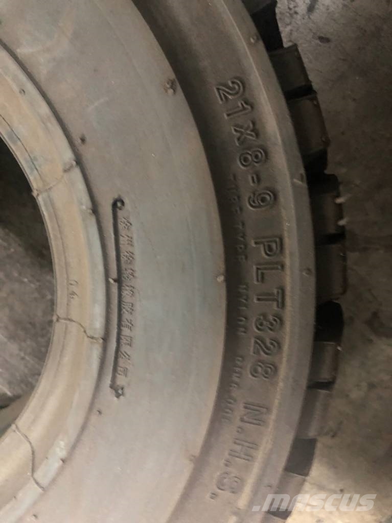 Armour 21x8-9 輪胎、車輪和輪圈