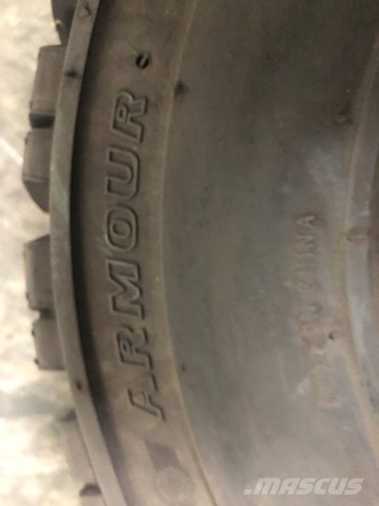 Armour 21x8-9 輪胎、車輪和輪圈