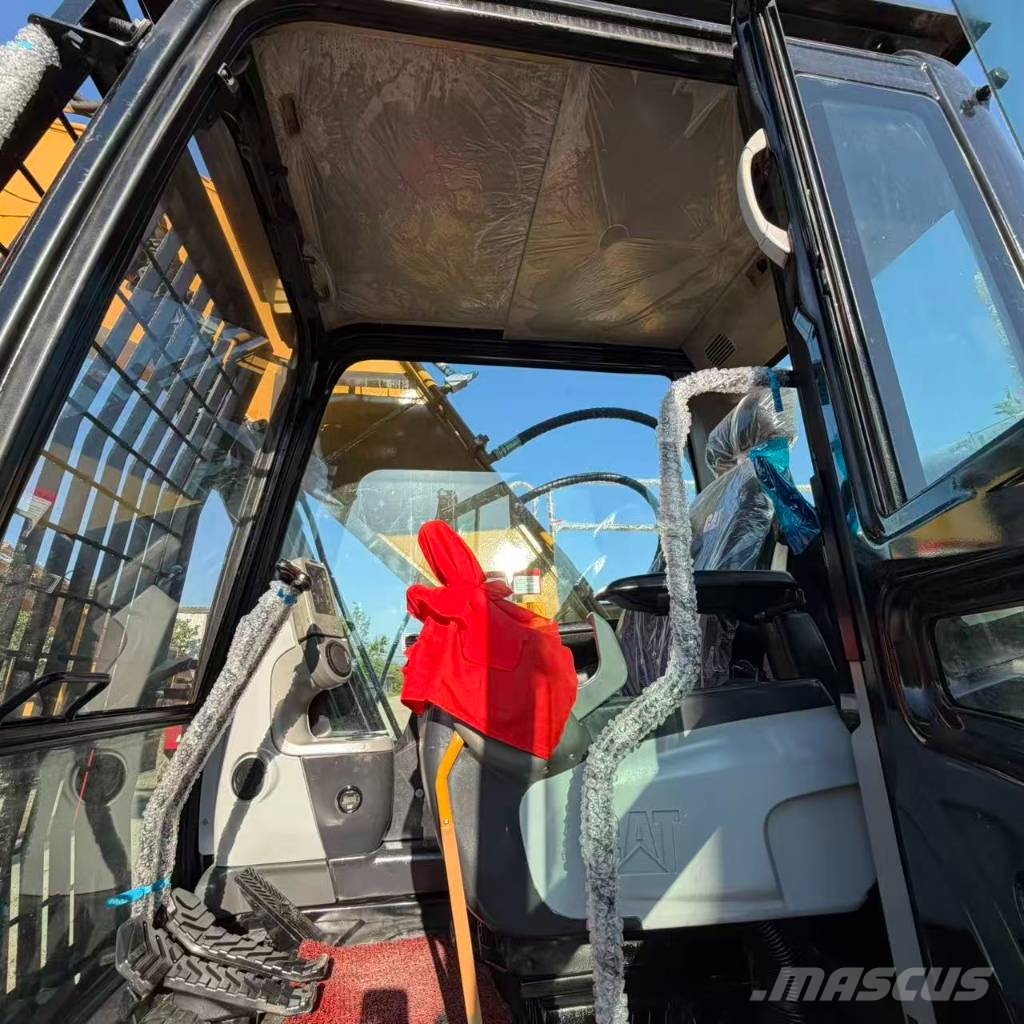 CAT CAT320D2L Közepes (midi) kotrók 7 t - 12 t