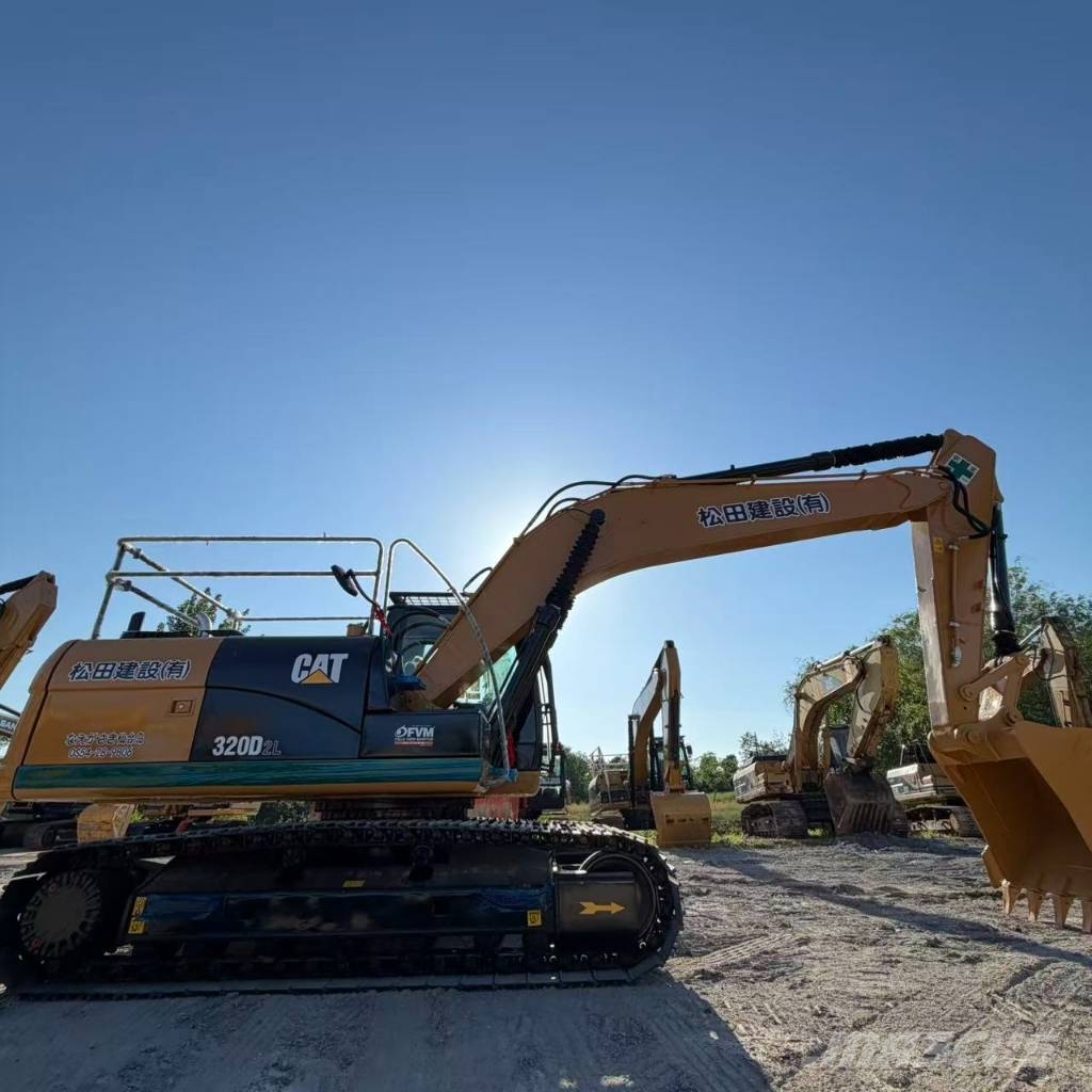 CAT CAT320D2L Közepes (midi) kotrók 7 t - 12 t