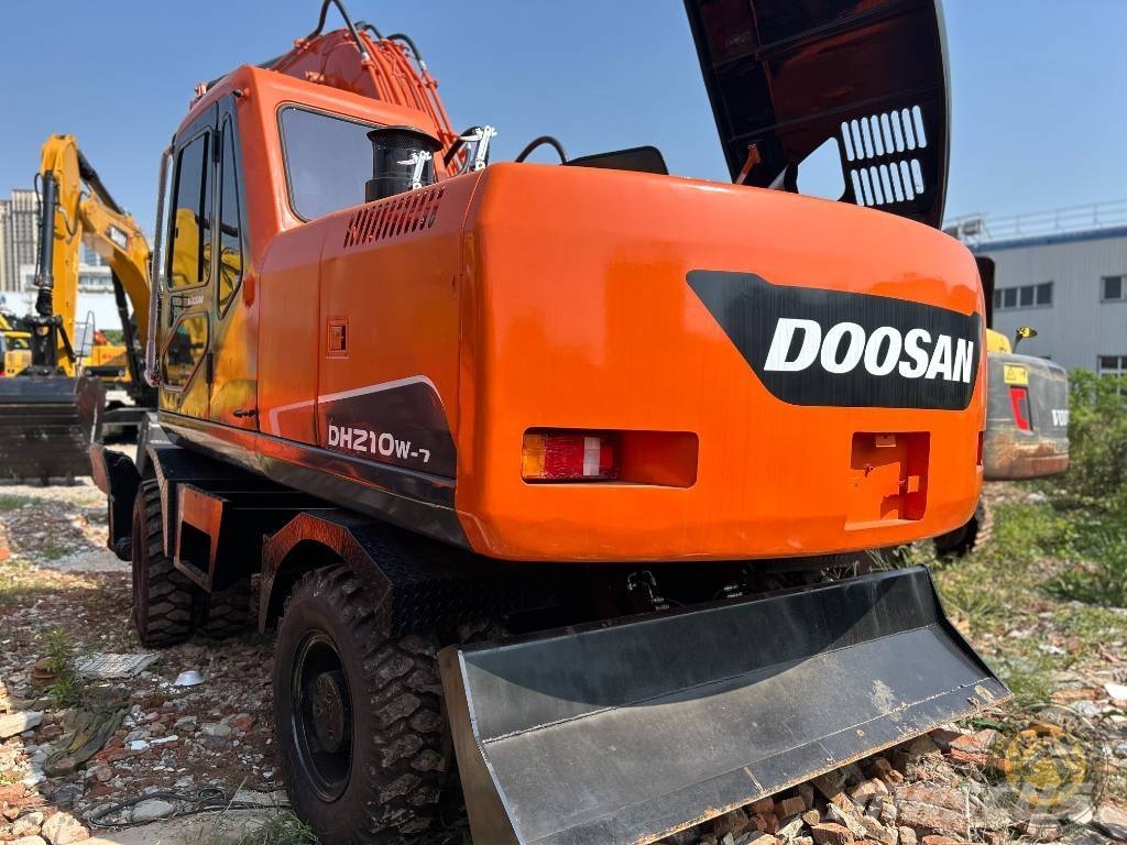 Doosan DH 210 W-7 Колёсные экскаваторы