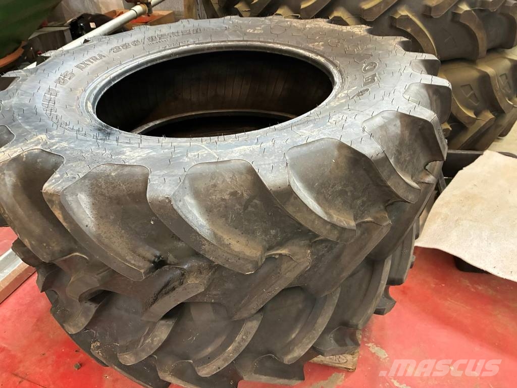 Steyr cnh Däck, hjul och fälgar