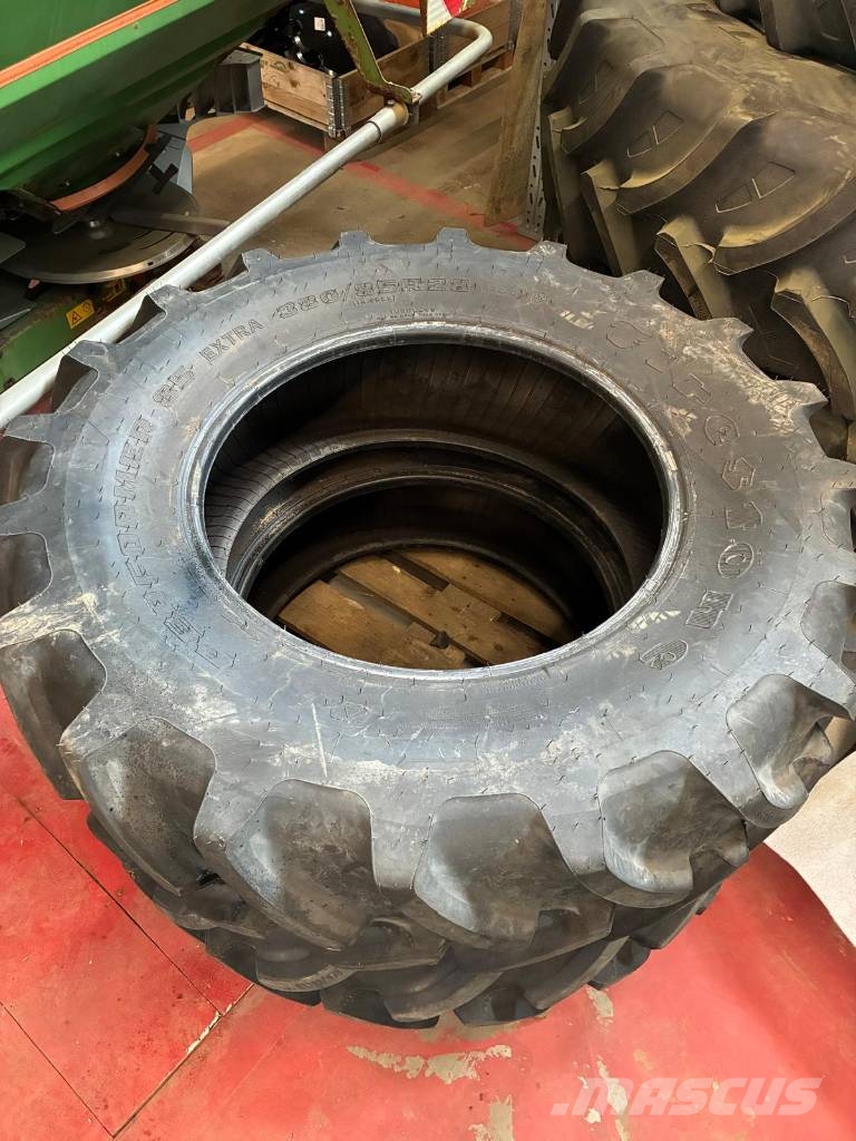 Steyr cnh Däck, hjul och fälgar