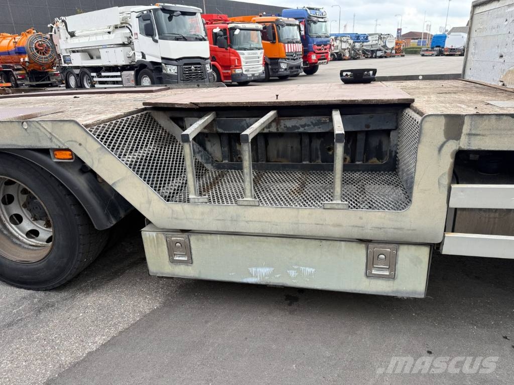 Iveco Stralis 420 6x2 Maschinetransport HMF1823K4 Crane Transport vehicles