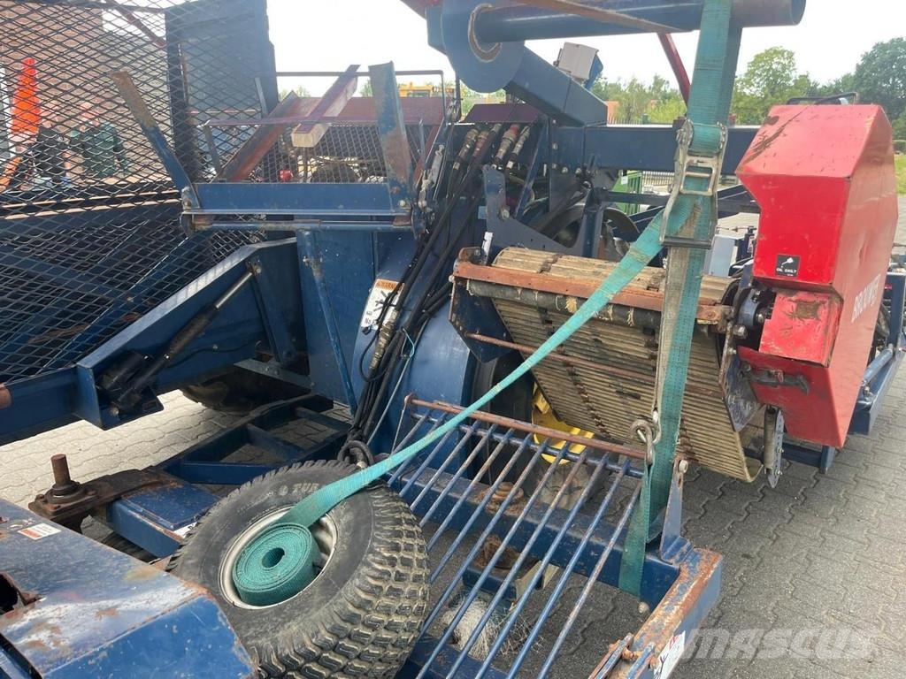  Brouwer 1565 sod harvester Rollmax 2400 Tractors
