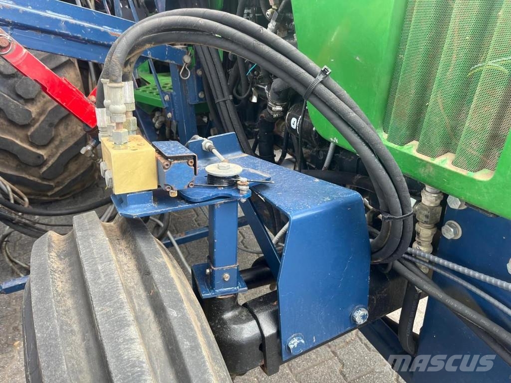  Brouwer 1565 sod harvester Rollmax 2400 Tractors