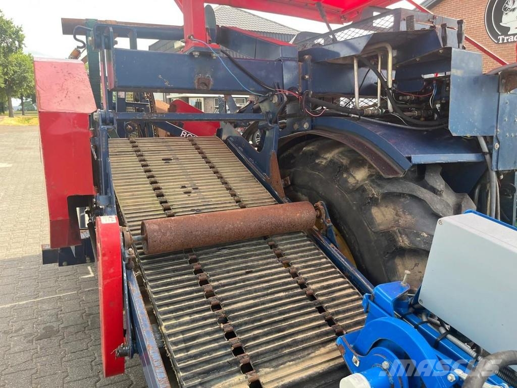  Brouwer 1565 sod harvester Rollmax 2400 Tractors
