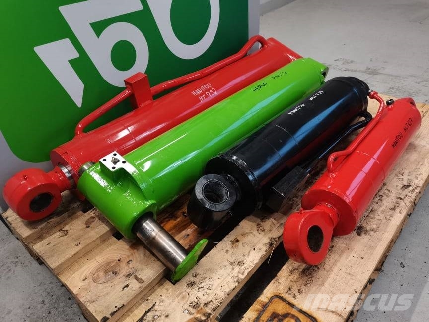 Manitou MLT 737 {discharge piston} Výložníky a lyžice