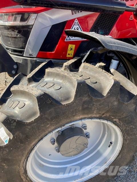 Massey Ferguson 5S.125 ESD4 Traktorer