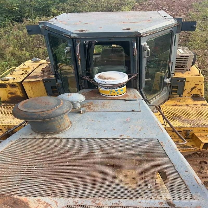 Komatsu D 375 A-5 Crawler dozers