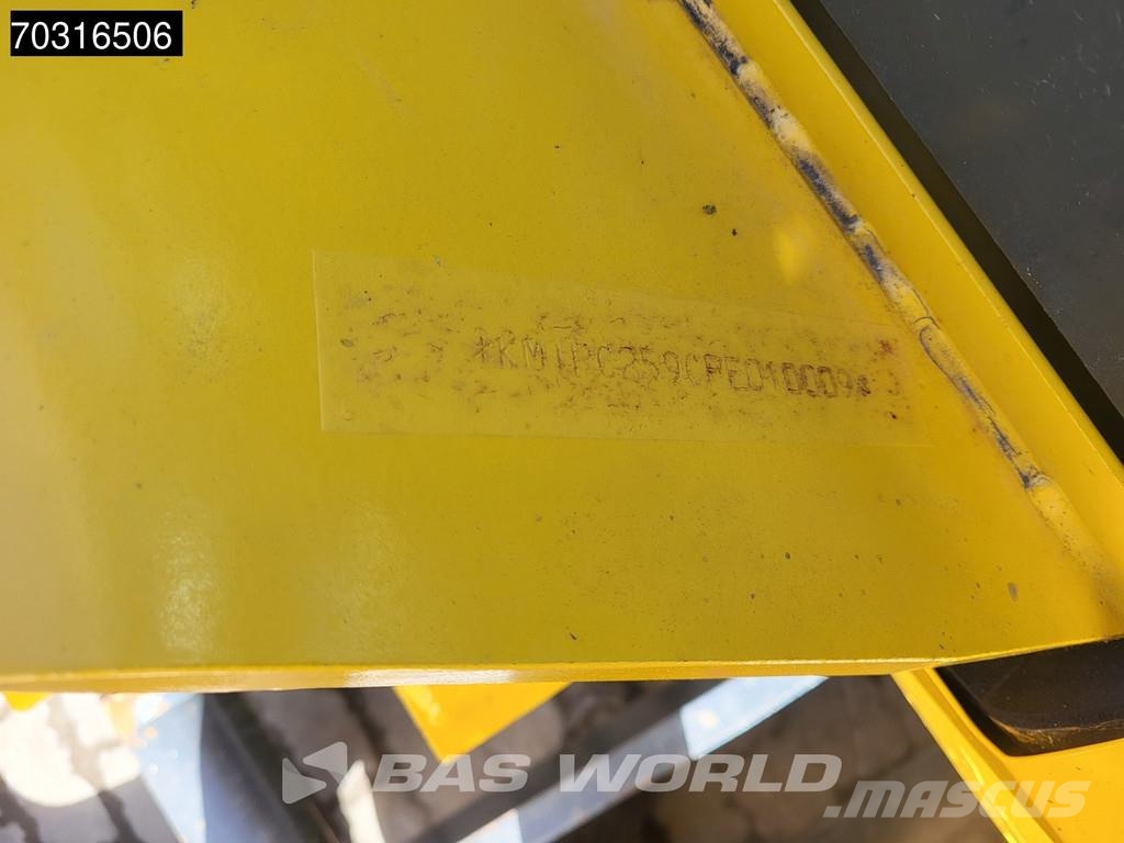 Komatsu PC55 MR-5EO 小型挖掘机